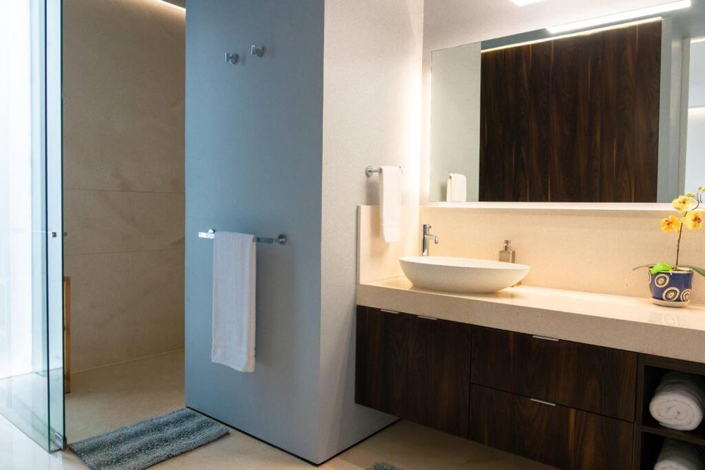 Luxury Oceanview Modern Condo ปูแอร์โตบาญาร์ตา ภายนอก รูปภาพ